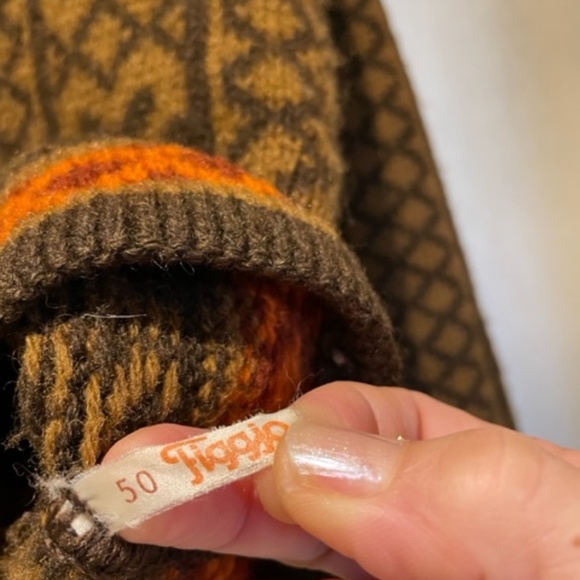 Made in Norway. 100 % wool sweater branded FIGGJO. Medium-Large woman size. Warm - Picture 11 of 11